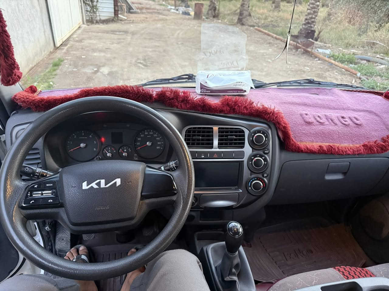 سياره كيه حمل  موديل 2025 محرك 2700 خاليه من كلشي كفاله عامه  تحويل ثاني يوم  ماشيه 35  الف قابل لزياده السعر ١٧٠ ورقه وبيه مجال  بسيط رقم الهاتف *********** كورك  *********** اسيا
