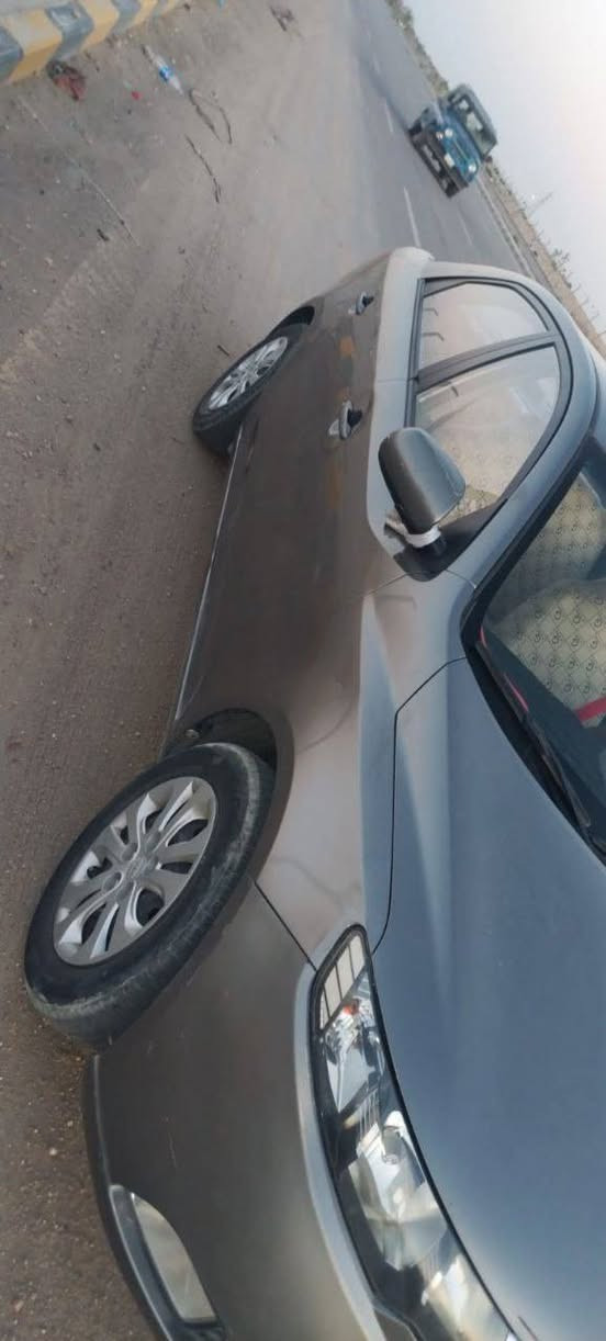 سيراتو 2013 الشكل القديم خليجي مكفول ما عدا الجاملغ المامي بجهت السايق مبدل باسمي مشروع وطني السعر 100وبيها مجال الرقم ***********
