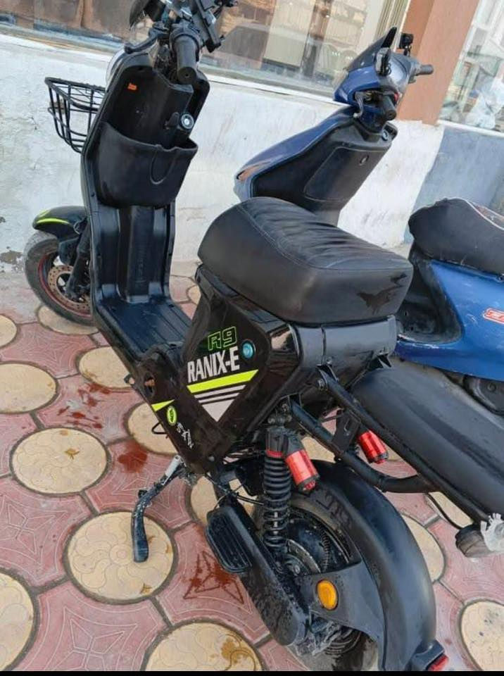 يابه السلام عليكم
دراجة شحن 2025 نوع R9 سرعتها 65 
نضيفه استعمال قليل 
شوفها بالصور وانتَ احكم ع نضافتها 
خمس بطاريات ليثيوم 
بيع مال مستعجل 450 الف وبيها مجال حگ الجيه 
مو سعرها هذا بس مستعجل ع بيعتها 
يجيك وياها سويجاتها 2 وكارت التشغيل
*********** 
للتواصل واتساب
