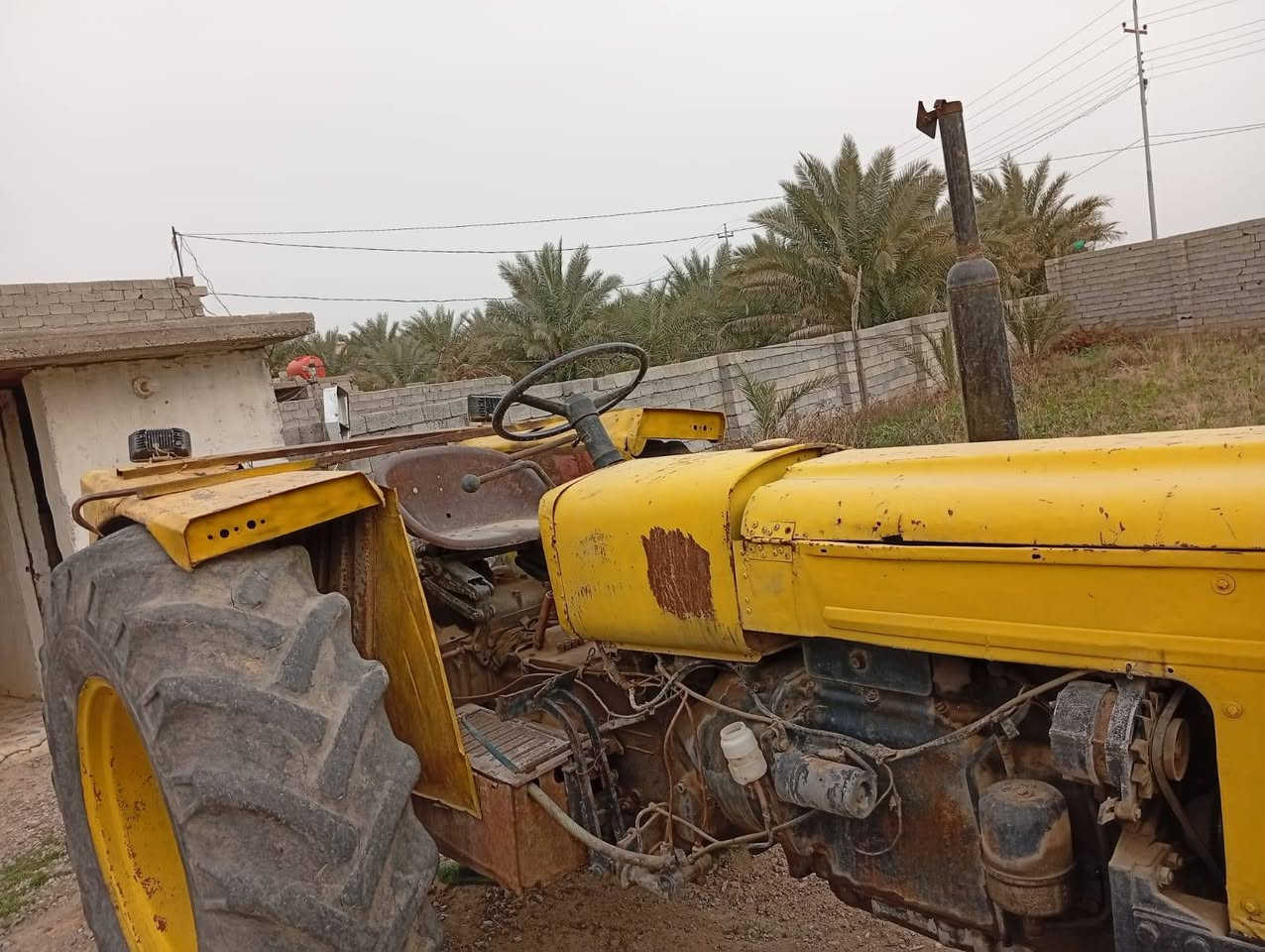 مكينه عنتر للبيع موديل ٨٨ مكان ديالى بدون 
***********
