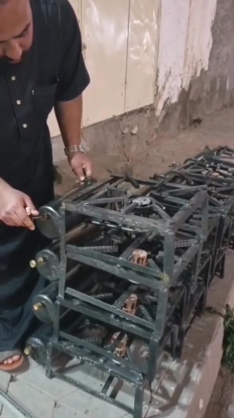 مبرده الخضره 75بيه مجال ملف نحاص اصلي قديم نقصه غطاس فقط الثانيه شغاله بس بابه واحد تعبان شويه بس شغال 
***********

