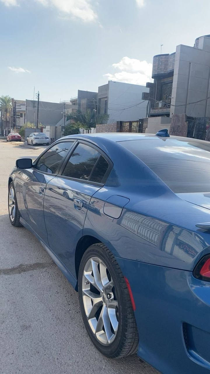 دوج جارجر GT سوبر تراك باك 
موديل 23 النداء الاخير 
مواصفات كشن حضن 
دكمه سبورت 
شاشه جبيره
حساس خلفي
حادثها جاملغ امامي فقط
ماشيه 43 كيلو 
مكان السياره بغداد المشتل 
رقم صاحب سيارة ***********
