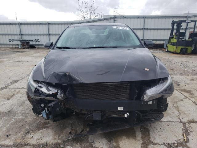 سلام عليكم 
النترا 2022
مواصفات 
نص فول 
حادثها مقدمة البنيد شرط بدون دواخل
بل عراق بيها جاملغ السايق صبغ اثر ضربة سطحية
ماشية56milالف 
سعرها 137وبيها مجال
مكانها بغداد ابو غريب
رقم أربيل تحويل مباشر
واتساب ***********
رصيد***********
