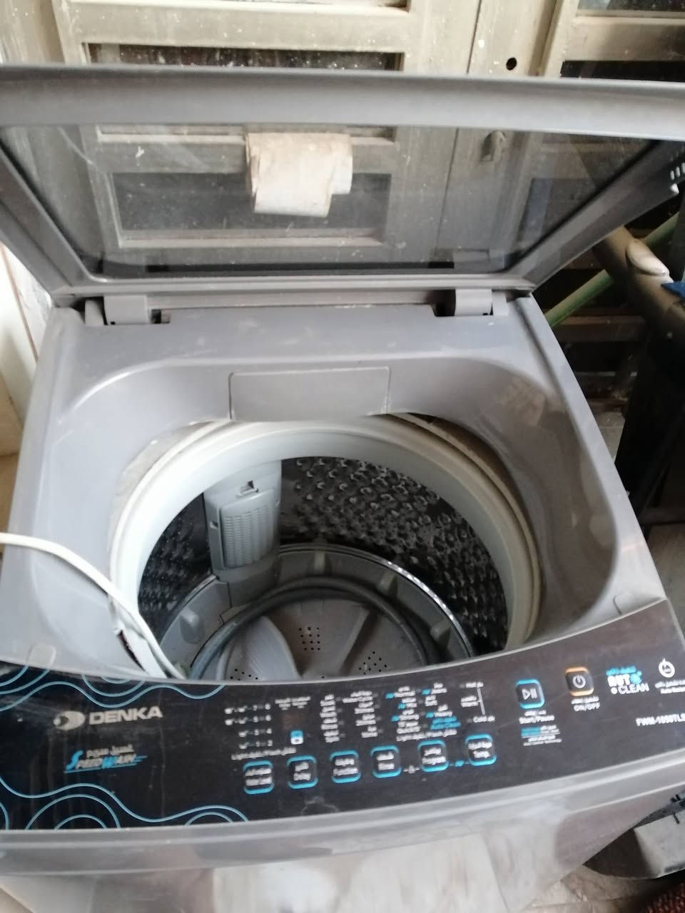 غسالة اوتوماتيك نظيفة وجديدة السعر 150 الف للتواصل ***********
