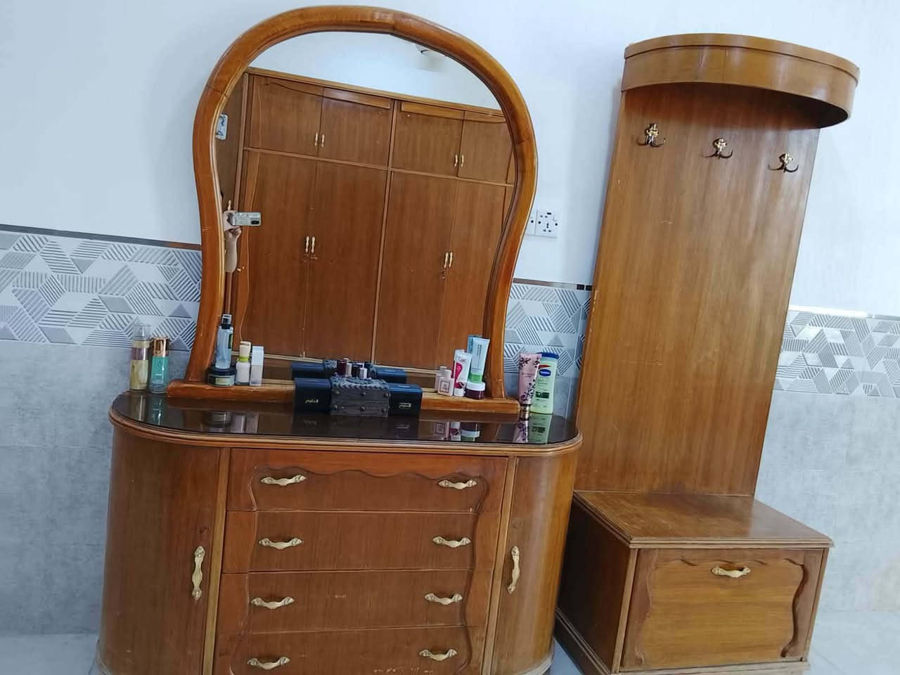غرفه تسكام كلش نضيفه مابيه نقص وسعر مناسب 275 مكان حله الصياحيه قرب مدينه اللعاب كوين بارك رقمي ***********شراي يتصل مكلفه
