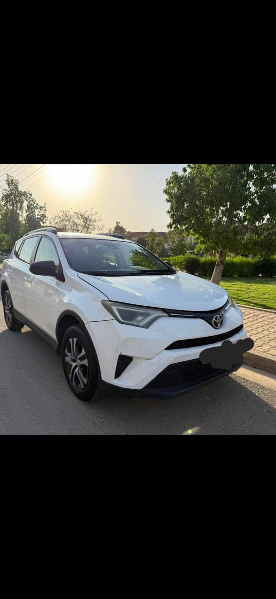 سيارة راف 4 وارد امريكي 2017 AWD
مواصفات LE
سعرها 165 
رقمها واسط 
***********📞 للاستفسار
