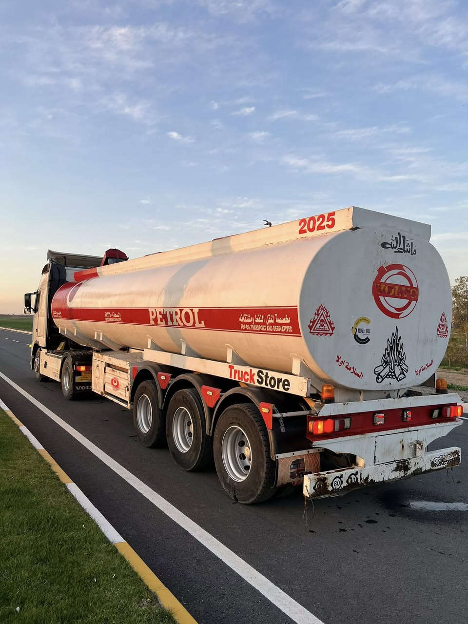 تانگار بؤ فرؤشتن  موديل 2025 وعت خنجار  هامو چياني به شرت *********** /***********
