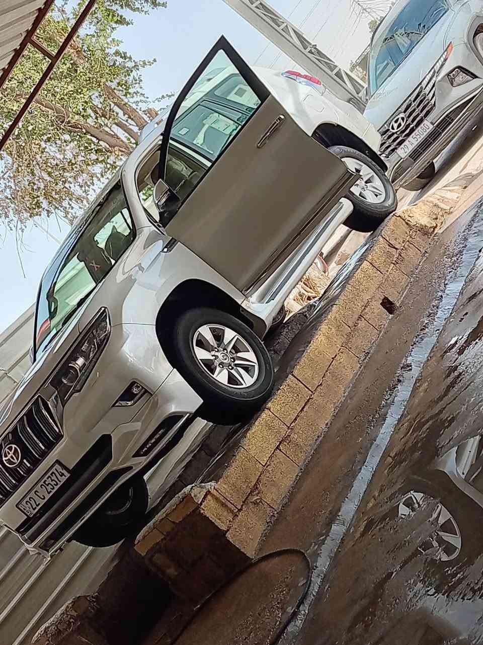 محطه الماسه لغسيل والعناية بل سياره، حمام، بوليش موقعنا قرب مجسر حواس غسل داخل وخارج السيارة 5000  دينار فقط للاستفسار ***********

