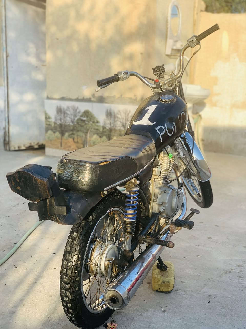 سلام عليكم دراجه للبيع ولمراوس
دراجه نامه مفتوحه بوشه ما عوزها برغي لايت شغال غراض توني شادهن كامله  

السعر 400وبيه مجال قليل

المكان الفهود تقاطع سيد يوشع

***********
