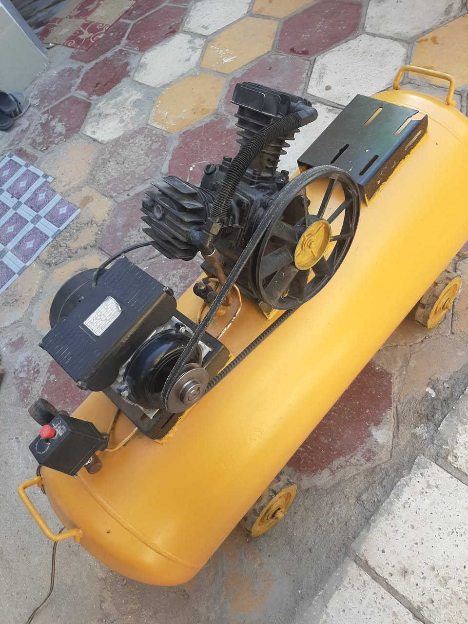 كمبريسر للبيع (( 250  ))  لتر ملف نحاس نظيف شرط الشغل ويفصل سيت ولف شغال كله نظيف مكاني السماوه السعر//  525 الف // توصيل ماعندي


**إذا كنت صاحب هذا الإعلان وتريد حذفه لأي سبب، رجاءا أرسل رسالة إلى الدعم الفني**
