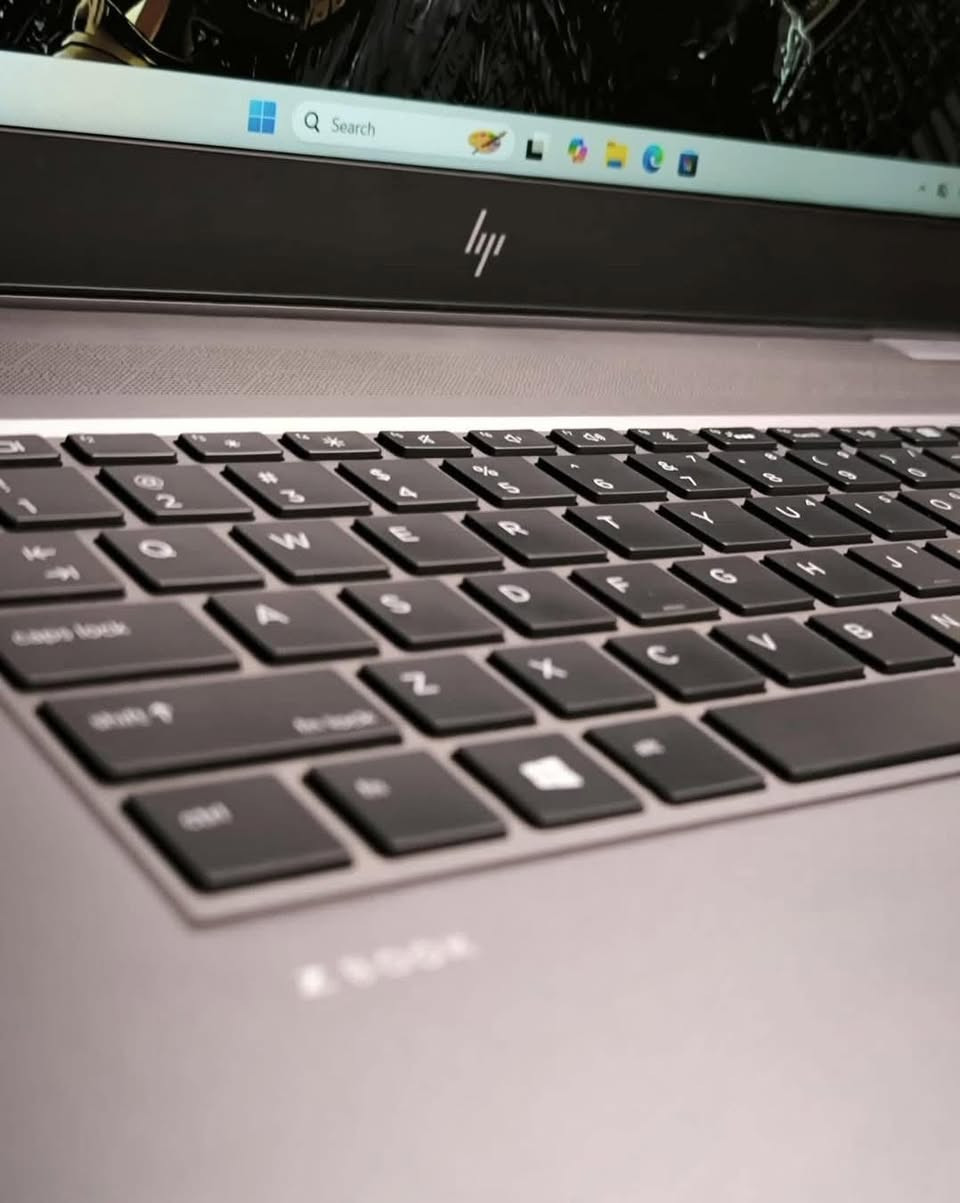 🔥 HP ZBook Studio G5 – قوة احترافية بنحافة وأناقة 🔥
لابتوب مثالي للتصميم، المونتاج، الهندسة وكل الشغل الثقيل 💪

💻 المواصفات:

 • i7 الجيل التاسع H
 • رام 16GB
 • SSD 512GB سريع
 • كرت شاشة NVIDIA Quadro P1000 4GB
 • شاشة 15.6 FHD
 • نحيف وخفيف
 • نظافة ممتازة ✨

📍 الموقع: بغداد – الأمين
🕓 أوقات الدوام: من 4 العصر إلى 12 بالليل

✅ فحص امام المندوب قبل الاستلام
ضمان شهر بعد الاستلام

📲 راسلنا واتساب هسه واحجزه قبل لا يخلص �


**إذا كنت صاحب هذا الإعلان وتريد حذفه لأي سبب، رجاءا أرسل رسالة إلى الدعم الفني**