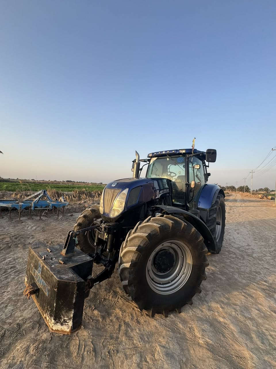 مكينه 7030  عصا  2007عاده 15الف
تخم تاير كير واكسلات كفاله 
***********
***********
كوت دجيلي  330&
