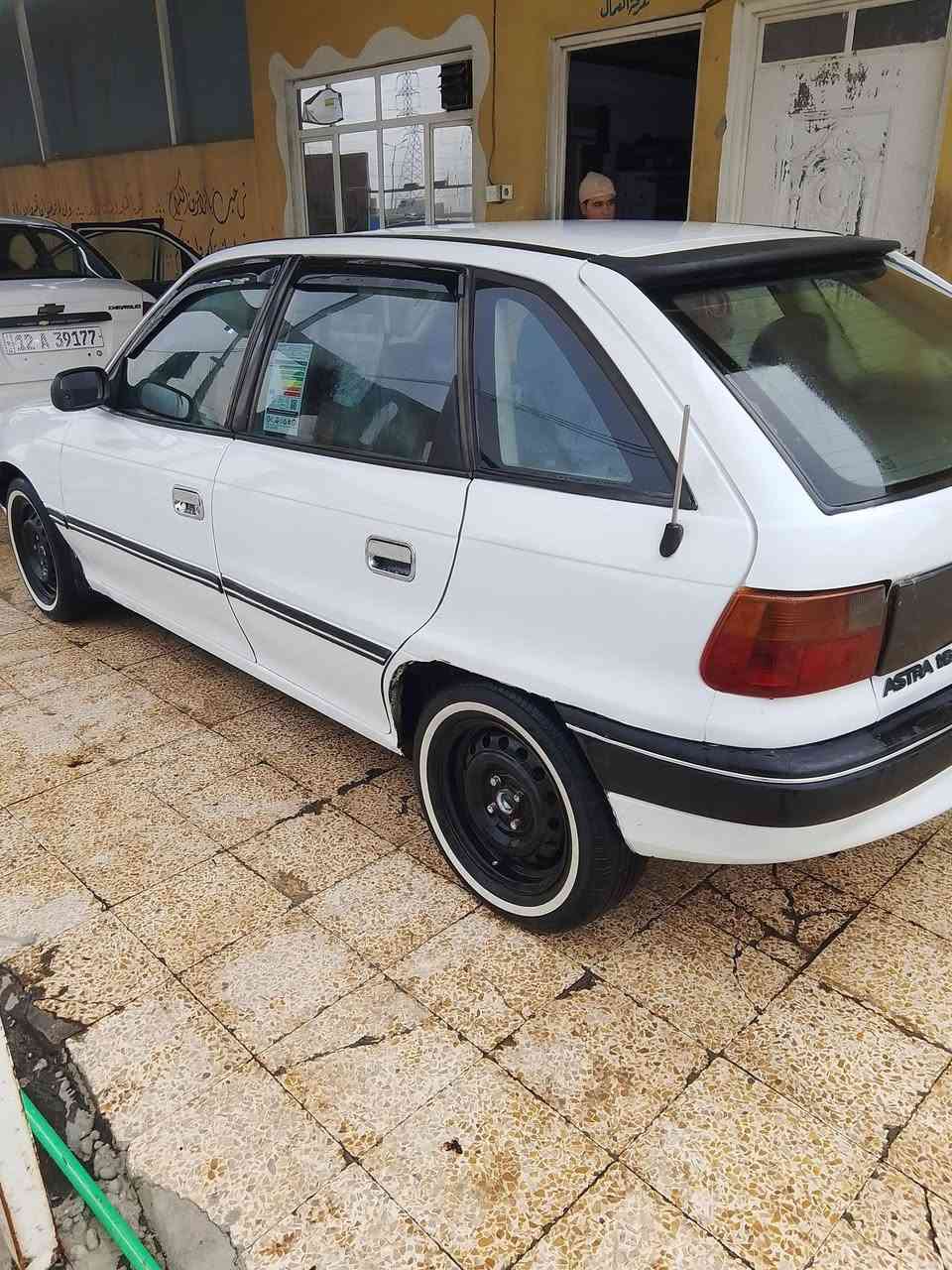 استرا للبيع موديل93 نينوى موصل اليمن اتواصل علاهاذا ارقم ***********
