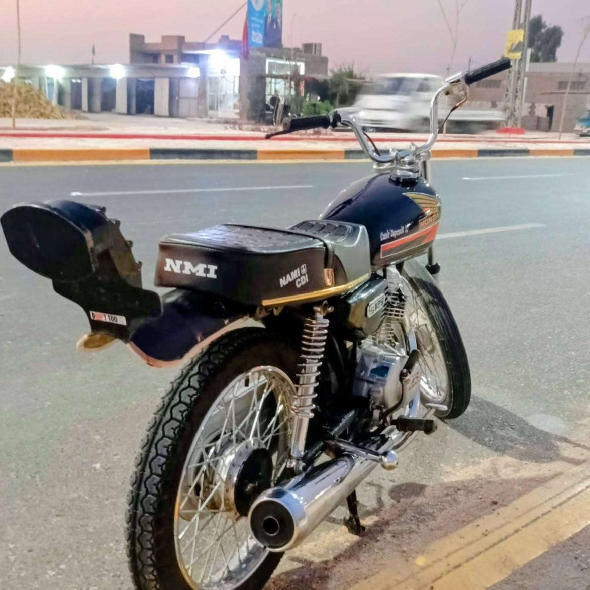 سلام عليكم اربعه كير للبيع (أوراق اصولي) تعمير 25 سعر 600وبيه مجال قليل مكان كربلاء طويريج رقم ***********
