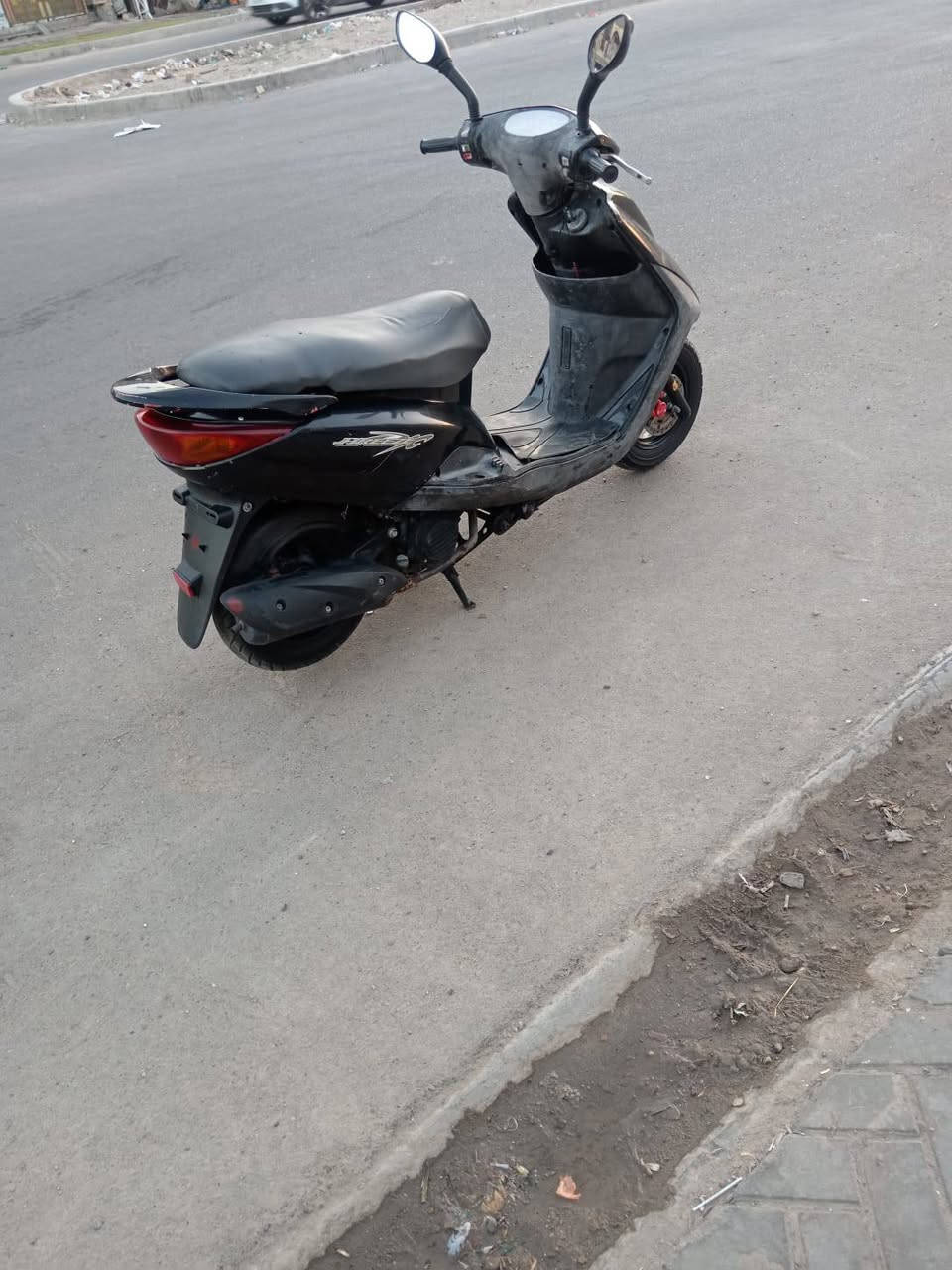 دراجه بريز نظيفة  سلف هندر  كهربائيات كلها شغاله مكينة  بلاديه ناعمة اورقها كامله مكاني الشعب سعرها 550 التليفون ***********
