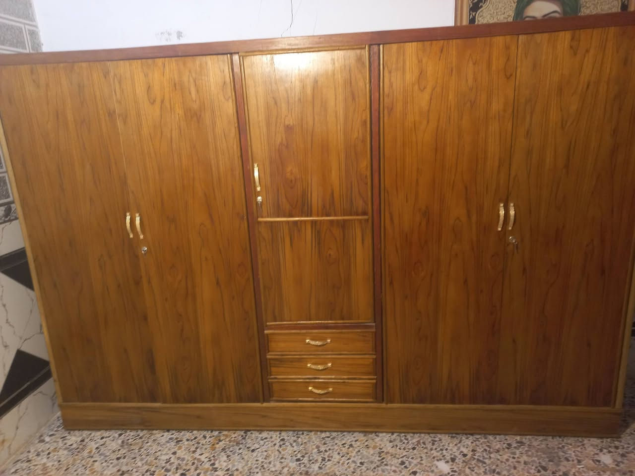 كنتور صاج ابو الخمسه نضيف مستعمل تزكام السعر ٢٥٠ وبي مجال الرقم بي وتساب بس ***********المكان الماجديه سيد جميل شارع ٢٠
