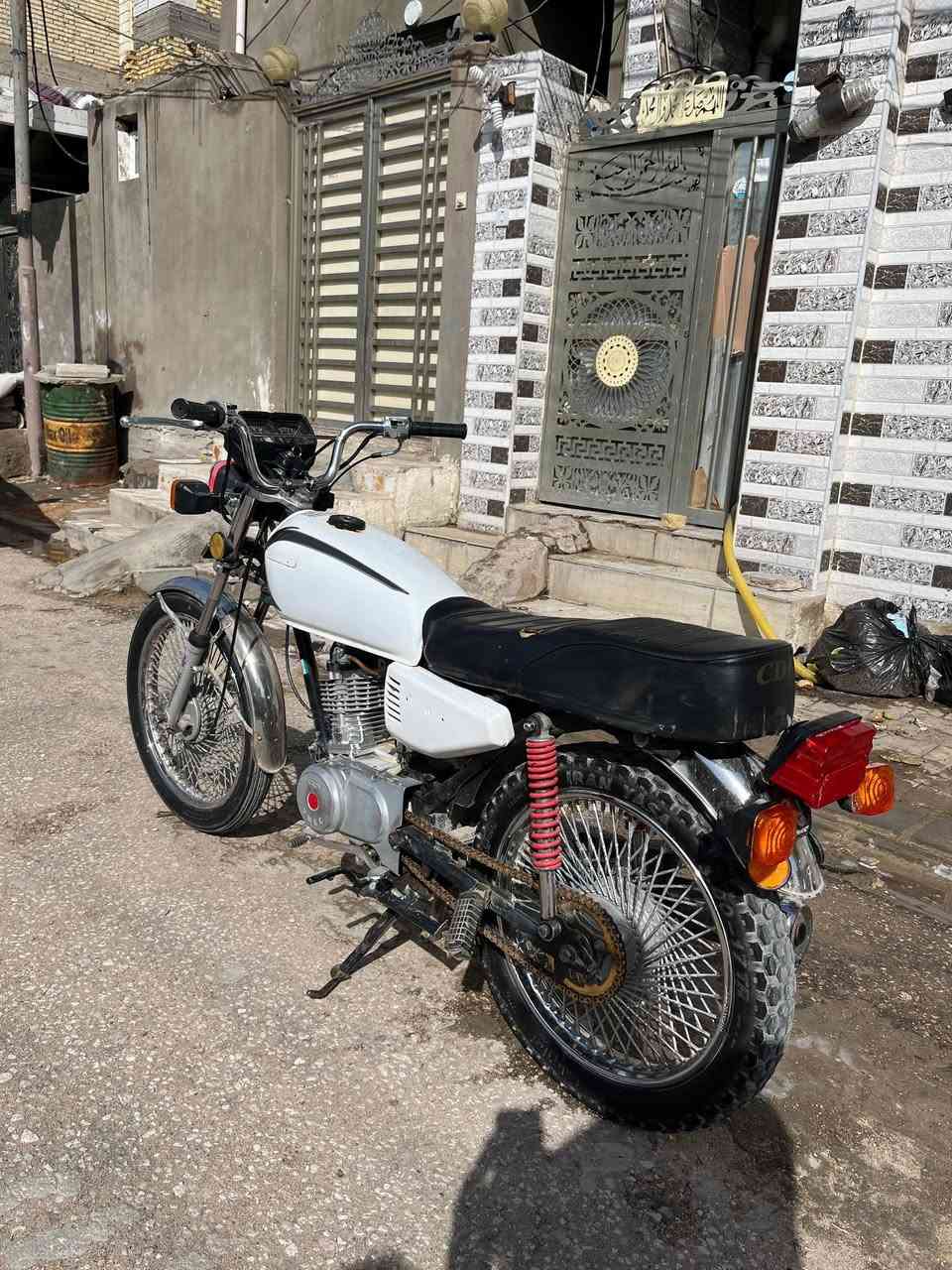 سلام عليكم دراجة للبيع نوع التايكر موديل 2018 محرك 20 
أوراق اصولي وكيلها العارضي السعر 550 وبيها مجال 
بس واتساب ***********
