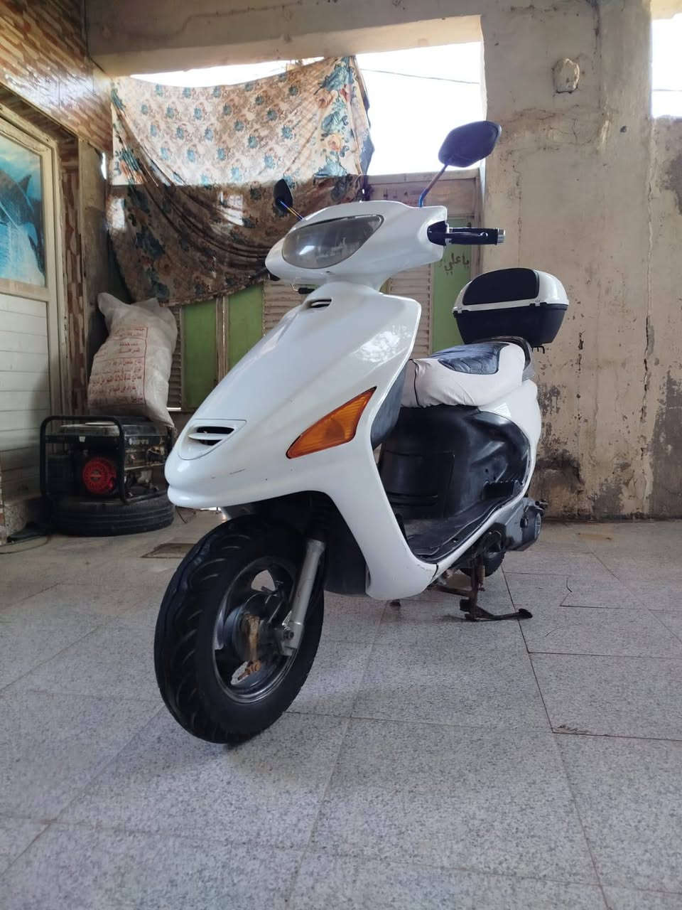 دراجة فراشة للبيع مامفتوحة مكينة ناعمة سلف هندر شغل كهربائيات شغالة شلعة قوية ووياها جنطة السعر 450وبيها مجال 
وهذا رقمي ***********
