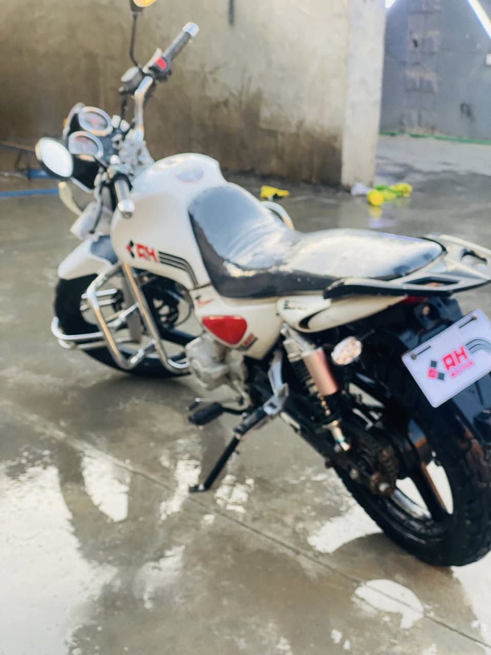 للبيع موطور AH 200 علا كل عيب موديل ١٨         ***********السعر ٨٠٠
