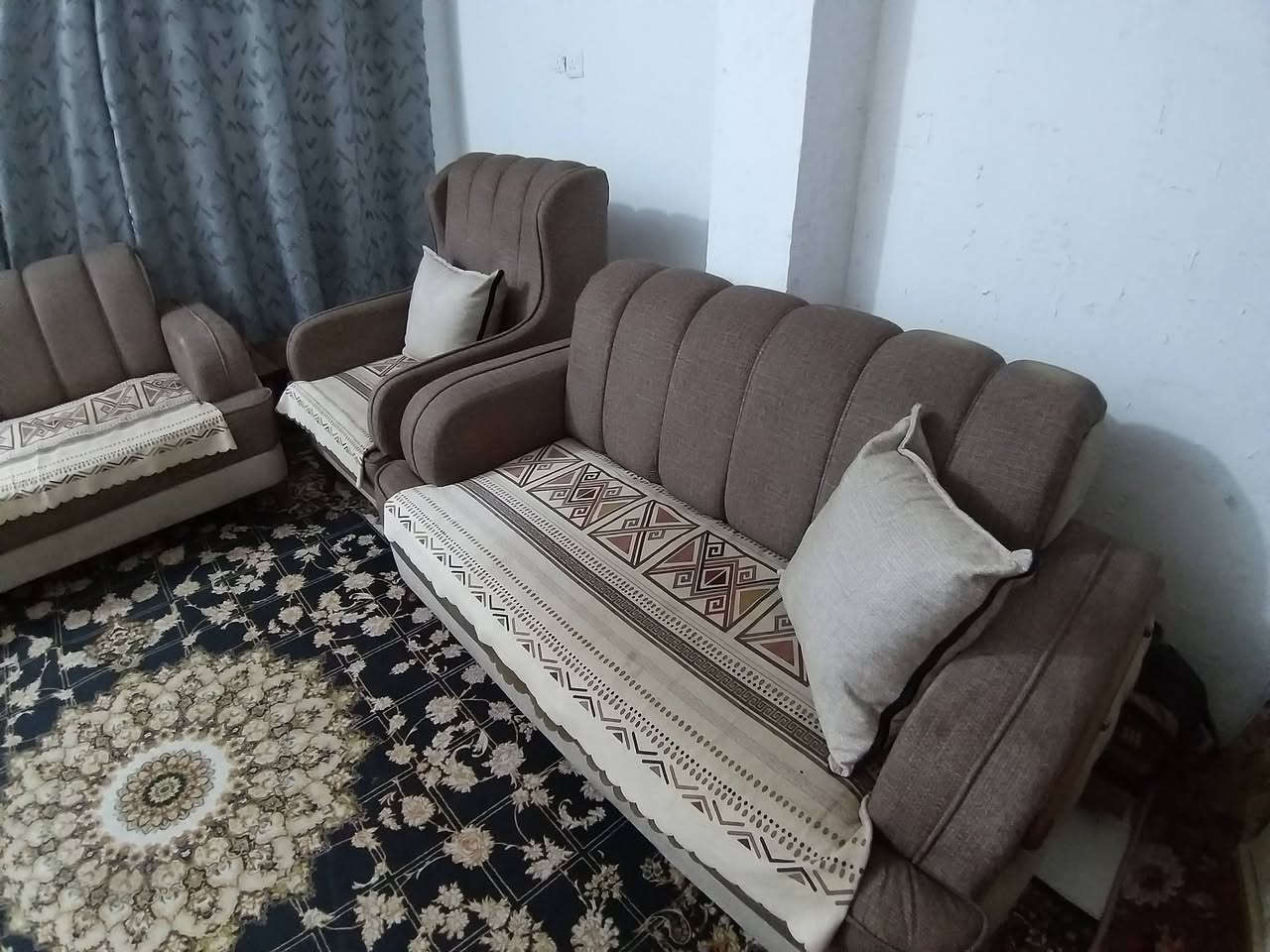 تخم للبيع 5 مقاعد مابي اضرار نظيف جدا تزكام  للاستفسار الاتصال على الرقم ***********
