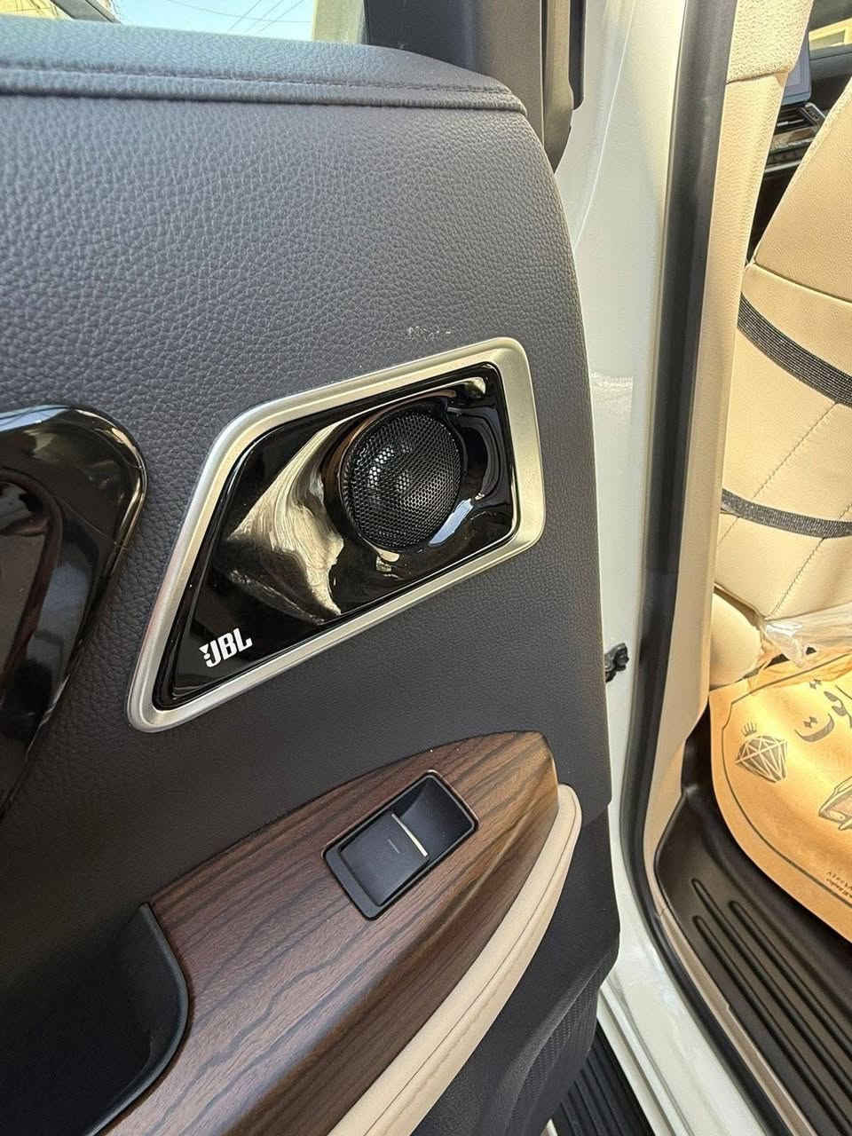 تم تنزيل السعر
لاندكروز 2025 الفئة VX LIMITED S توين تيربو 

ضمان شركة ساز رقم اربيل مميز

+ملفة PPF ضمان 10 سنوات 
مكفولة كفالة عامة 

ماشية 25 الف سيارة جديده جداً وستخدام شخصي
 
صيانة تبديل دهن وفلاتر بالشركة مجاناً

مواصفات فوول :
1.    تون تيربو
2.    حساسات محيطية - رادار امامي خلفي جانبي 360
درجة
3-تحكمات 4جهات تحديد مسار قيادة ذاتيه حساس
ستيرن رجاج
1.   مقاعد كهرباء امامي وخلفي + تدفئه تبريد
2.    كامرات محيطية 360 درجة
3.    لايتات استشعار مع الجو�JBL سماعات -7
4.   انارة داخلية شاشات خلفية
5.   كامرا مراية خلفية + مانع ضباب جانبي
6.    ابواب شفط
7.     تحكمات قيادة 3 وضعيات
8. وغيرها من المواصفات المعروفه 

مكان السياره بغداد 

السعر : 890 الف وبيها مجال بسيط للشراي 

للأستفسار : 
***********
***********
