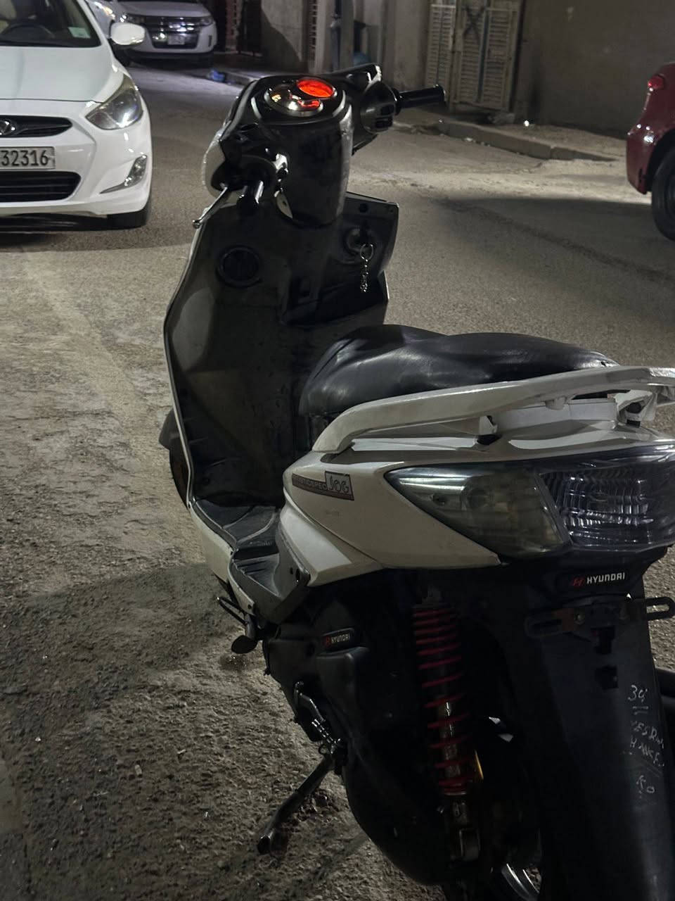 سلام عليكم دراجة سكنس فحل كابريتر دراجة كلشي ما ناقصها صوتها ناعم شلعة ومعدل بيها ملفيز كهربائيات كلها شغالة الدراجة كاملة من كل النواحي  المكان بغداد البياع  الرقم *********** ( السعر 700 بيها مجال )
