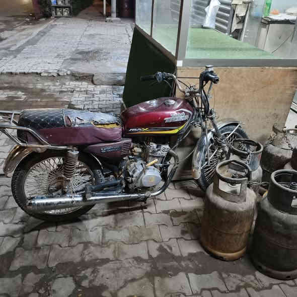 إيراني تايكر ٤كير مكينه كايمه بس تمشي كهربائيات شغاله كامت قبل كميوم كامت مكان بغداد الدوره ٢٠٠وبيهه مجال رقم الهاتف ***********
