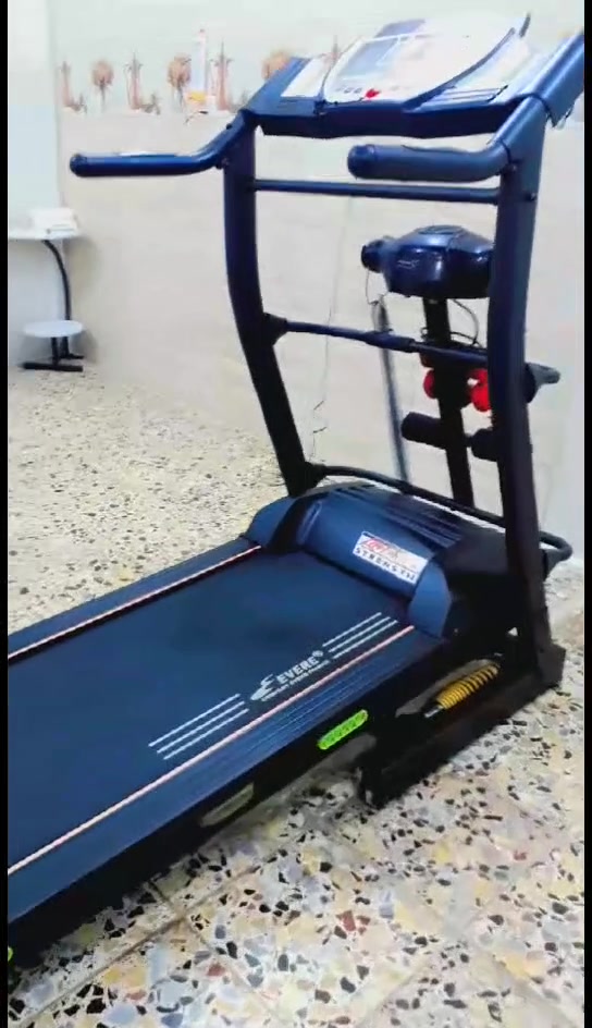 جهاز جبلي دبل ماطور ضخم جديد جديد وزن 180 سرعه 180 شاشه لمس سعرات حراريه ومسافه مقطوعه تحكم بليدات وبلشاشه وبلدكم  بي جهاز رجاج حرق دهون البطن والخواصر شناو بطن السعر 300 بغداد الشعب *********** يوجد واتساب
