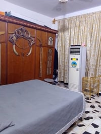الدار للبيع في منطقه جسر ديالى الكرغولية  مساحه 180متر  يتكون الدار من...