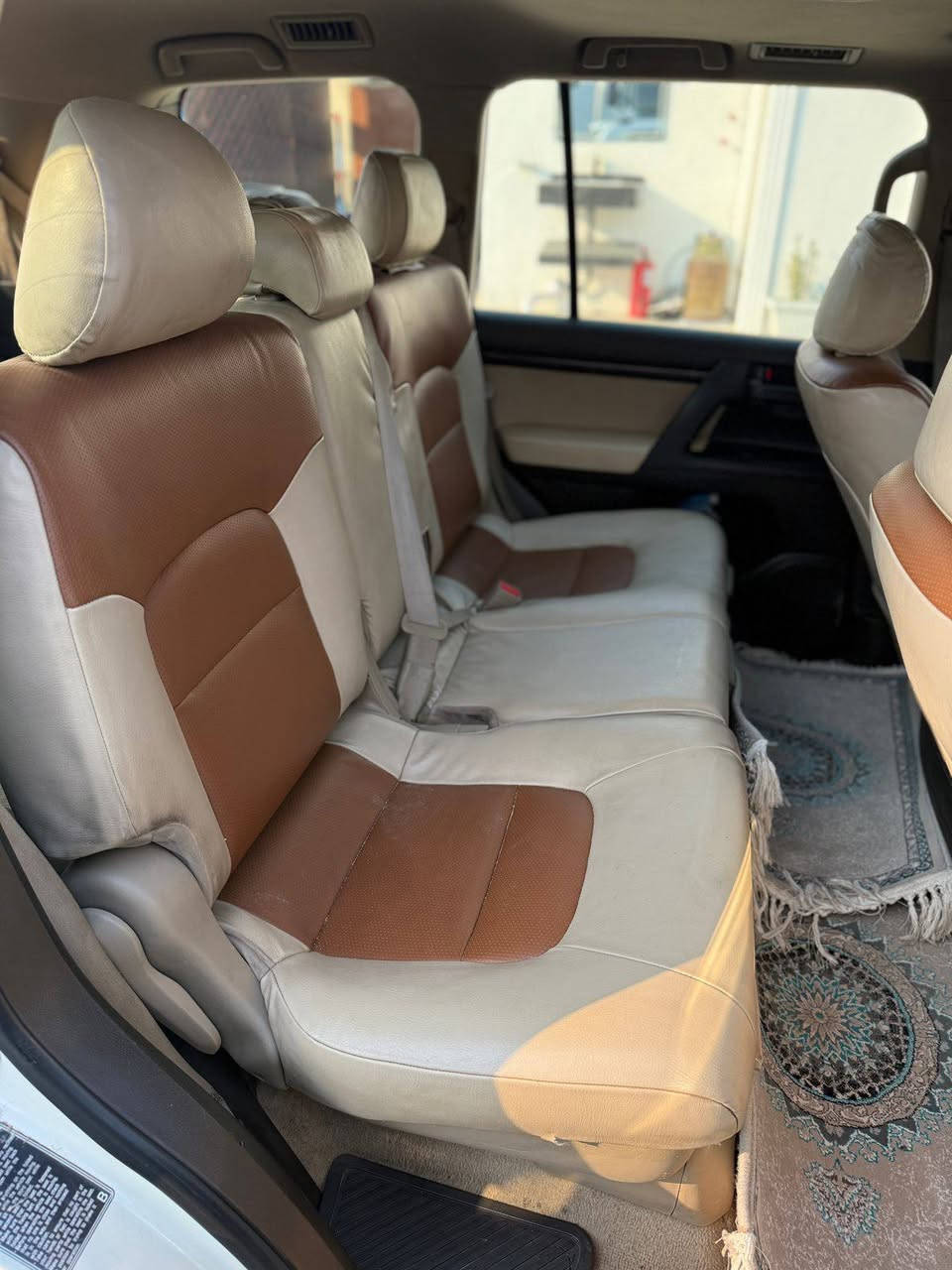 سلام عليكم لاندكروز موديل2010 رقمها بغداد بسمي الدعامية الامامية والخليفة مصبوغات وبيها شوية صبغ بل صندوك يم العلامة مكان السيارة بغداد شارع فلسطين الرقم للاستفسار ***********
