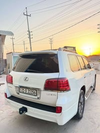 لكزس LX 570 • فتحة سقف • ٢٠١٠