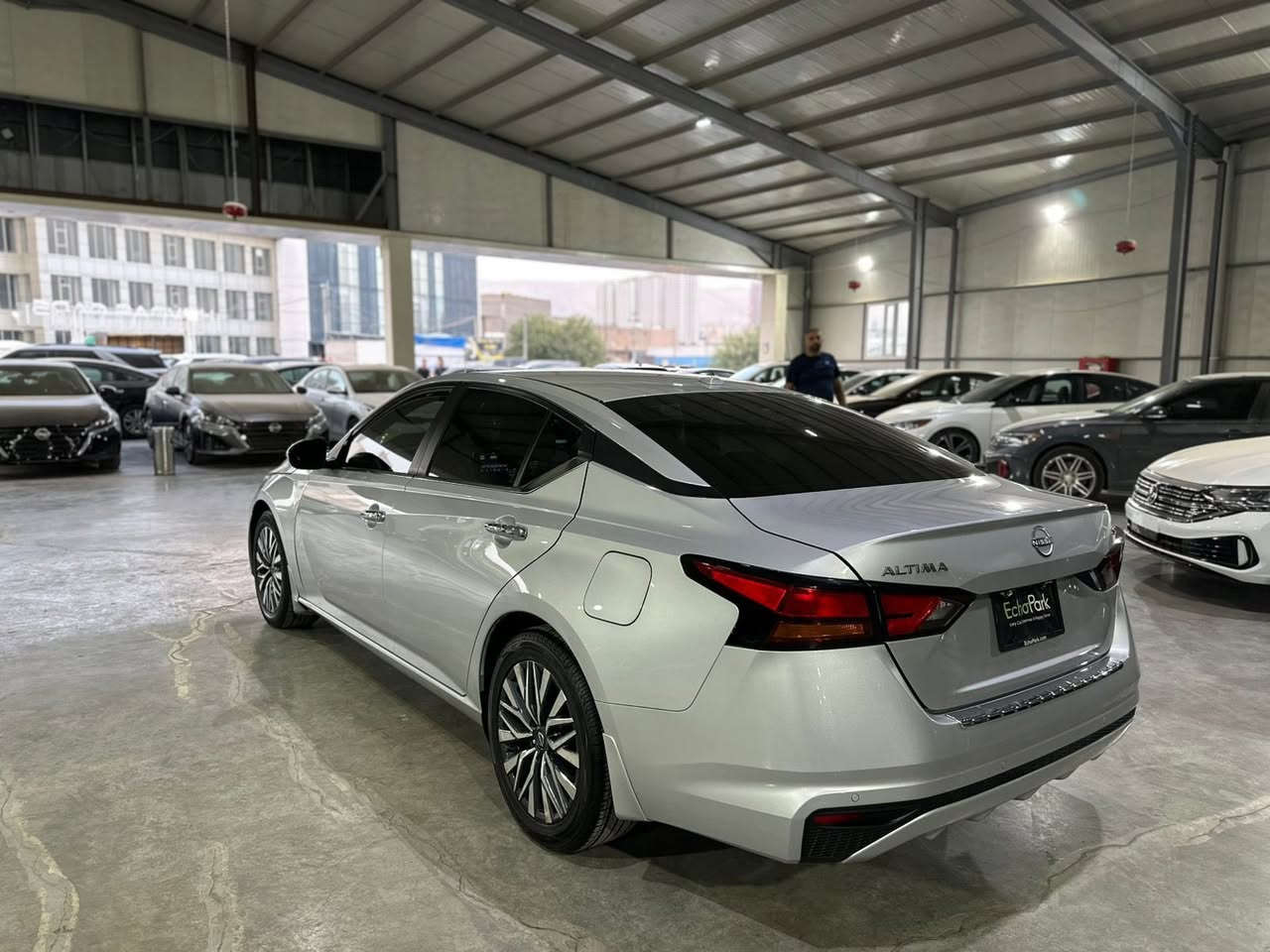 سلام عليكم
‏   -NISSAN ALTIMA
    -موديل 2023 
   -للبيع فقط بيع سريع السعر كلش مناسب 
   -مرقم سليمانيه 
  - تحويل مباشره مااسوي وكاله فقط تحويل 
  -لون سلفر 
  - لون الداخلي اسود 
  -مواصفات SV
  - بصمه 
  -تشغيل عن بعد 
  -كشن كهرباء 
  -رادار 
  - حساس خلفي 
‏   –1N4BL4DV0PN380165
  - الحادث 3 قطع بنيد نفسه مصلح 
   - جاملغ السكن + السائق مبدل بلادي
  - شرط بدون دواخل راديتر بلادي غاز تبريد بلادي 
  — العنوان سليمانيه 
  -الاستفسار الاتصال على الرقم او واتساپ 
    _***********
