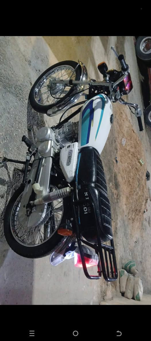 للبيع نامه موديل 25 اوراق سكنر مفتوحه والفات ب500 قفل***********
