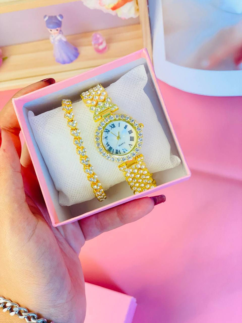 جديدنا مميز💋
♥️سيت اكسسوار♥️

بوكس 🎁 سيت ساعة نسائي
مرصع بالكرستال ✔️✔️
اللون ذهبي يحتوي على. 
ساعة *سوار *  طلاء ثابت 💯🔥

بوكس نسائي نازك ♥️
مع علبه خاصه ومميزة
مميزات البكج. 

✅ماكنة ياباني
✅طلاء ثابت
✅ضد الماء
✅ضد الخدش 

سعر البوكس15


**إذا كنت صاحب هذا الإعلان وتريد حذفه لأي سبب، رجاءا أرسل رسالة إلى الدعم الفني**