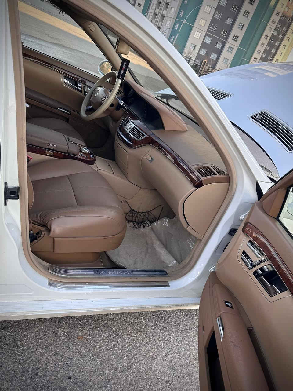 مارسدس بينز  موديل 2009
بو ف فروشتن صاغ 
بةبي هيج ليدراويك 
كيرو مةكينة بة شةرت 
مالي دوستة 
بةبي شخت و هةمو شتيك 
سعري 84
***********
