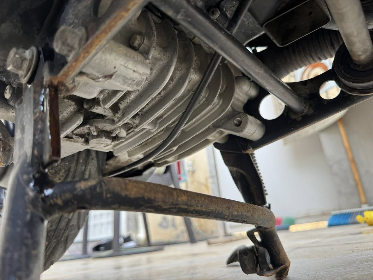 ماكس عدله بلاد بلاد 
مكفوله من البرغي  ختم واحد ويه المكينه من كفر من سوادات حته الاشاير ما بيها ولا نقص 
كيلو متر طوافه شغالات 
مكاني بعقوبه يم فلكت الامين 
السعر 850مجال شي بسيط  دراجه رمبه اي مكان يعجبك تروح تفحصها 
***********
