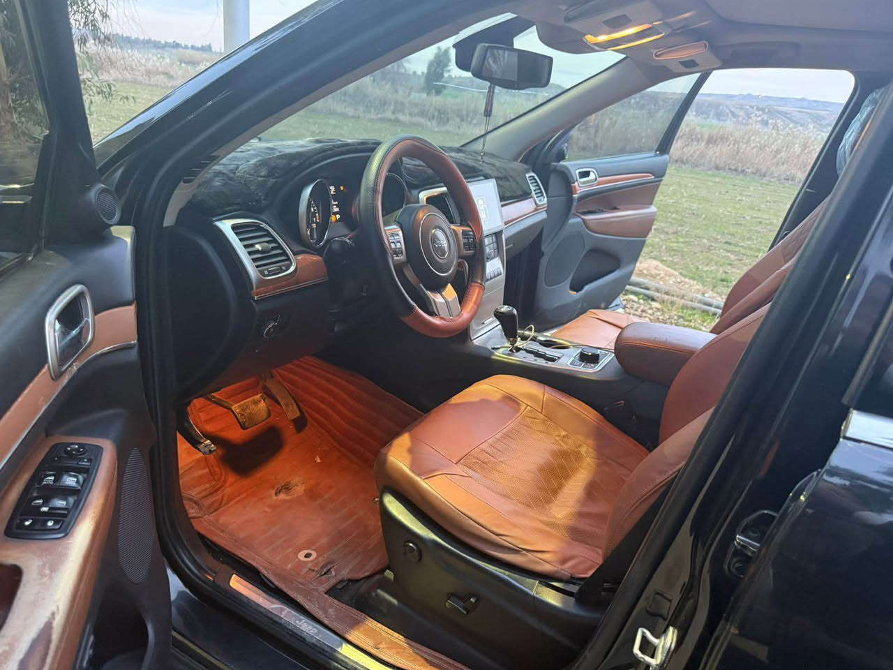 سياره رقم سليمانيه فول مواصفت 
دبل فتحت سقف 
جكات 
فول حساسات 
رادارات 
سيراه مفوله موصفات 
تدفئه وتبريد كشنات + ستيرن 
بيها فقط ربع بونيد رش  بدون معجون 
زائد بارد جوه الرقم السياره الخلفي 
بدون حادث بدون شواصي 
سياره مكفوله 
ايرباكات سليمه وضع شركه 
رقم تليفون 
*********** كركوك, العراق
