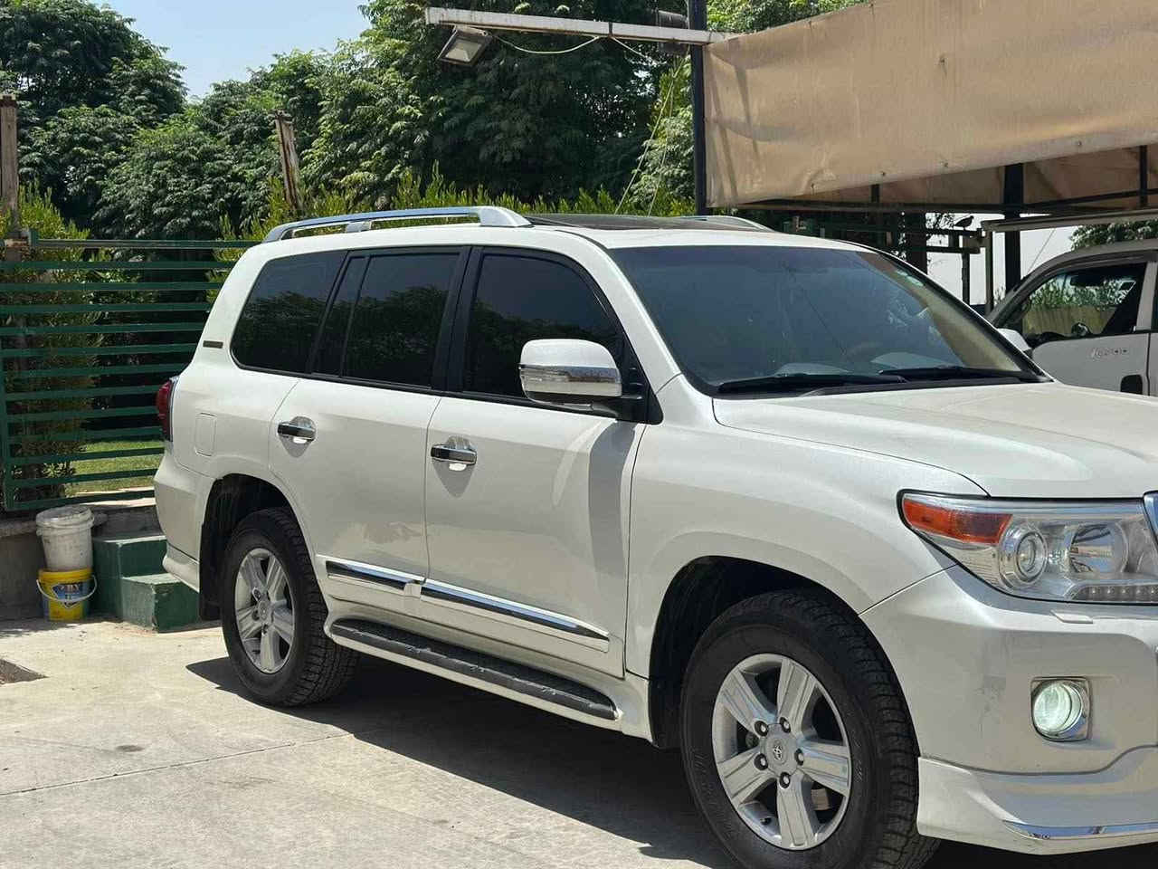 Toyota land cruser 2013
وةنةوشة 2013 gxr v8 سعودي ١٥٧ هةزار شتيكي تايبةت و خاوين بئ بؤياغ بئ سارد بئ شوغت و جال نموونة لة جواني زؤر خاوين ماوةتةوة گير و مةكينة بة شةرت مةكينةي نة كراوةتةوة ريبيداني جام رةشي هةية تاخم تايةي نويية بةناوي خؤمةوية هةموو شتيكي بةشةرت سؤنةر *********** وتساب فايبةر شوين هةولير

Toyota land cruser 2013سعودي
سيارة حيل نظيف نفس شريكة بدون سبوغ بدون بارد بدون قؤب و رسعة 157 ماشى گير محرك بشرط محرك ما مفتوح بشرط سؤنر مكان اربيل وتساب و فايبر موجود *********** أربيل, العراق
