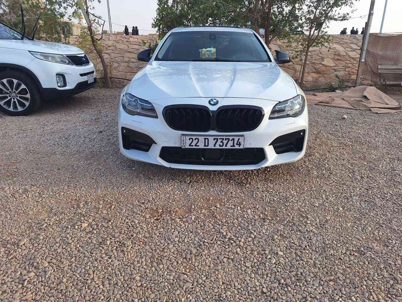 السلام عليكم
BMW530I F10 2012 

محرك . N52 . نوزل قصير تنفس طبيعي 

السيارة خليجية عروش

فول فول مواصفات رقم اربيل الجديد باسمي 

الجناي يعرف مواصفاتها 

صفر مسج 

عليها تحديثات بدبي G30 2022 

ماتصرف عليها دينار ..

والمواصفات ماراح اذكرها لان طويلة

*********** 

السعر ١٨٥ $ ويرهم مراوس بشي أغلى شوي او ارخص شوي ويفضل بيك اب
