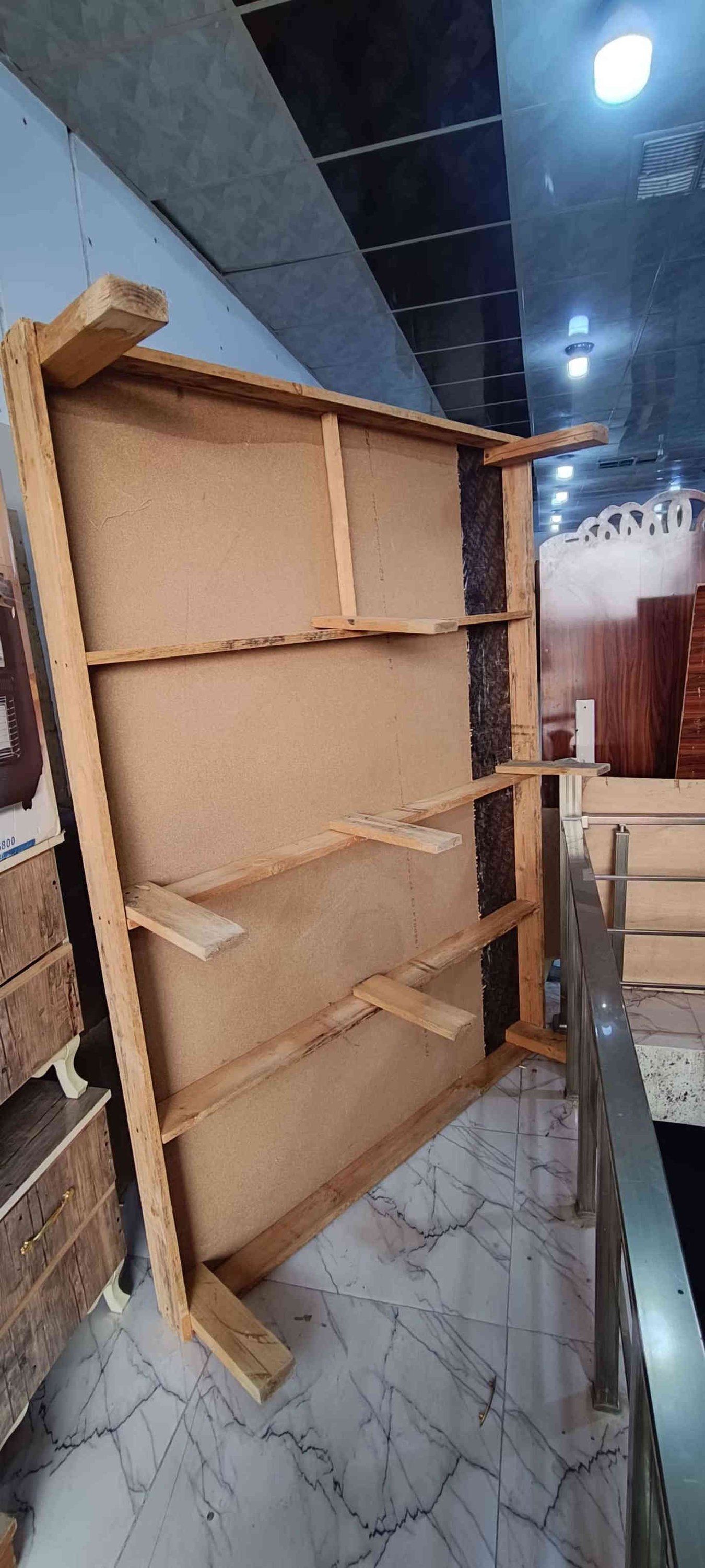 غرفة نوم تركي شغل عراقي شغل مضبوط 6قطع كنتور 5 ابواب مترين ونص عمق 60 ارتفاع مترين و10 نضافة جيدة جدا للبيع السعر 390 بي مجال قليل *********** 
سايدين دوميز الجمعية مقابيل ملعب دوميز قرب اق صو مول كركوك
