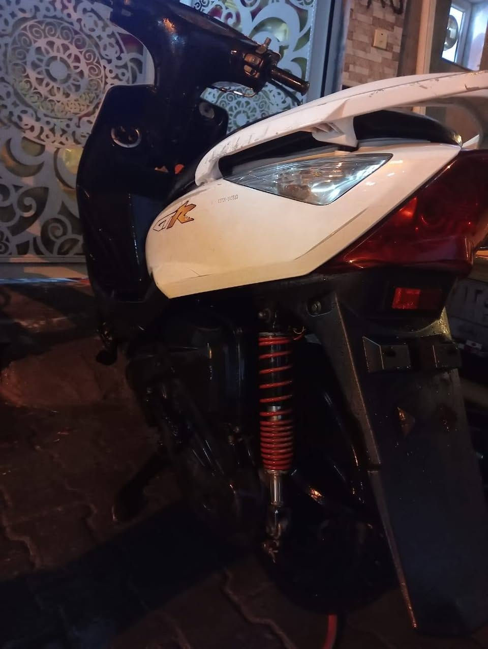 السلام عليكم
دراجه للبيع السعر 700 العنوان بغداد ساحه اللقاء
الهاتف *********** متواجد واتساب فقط
