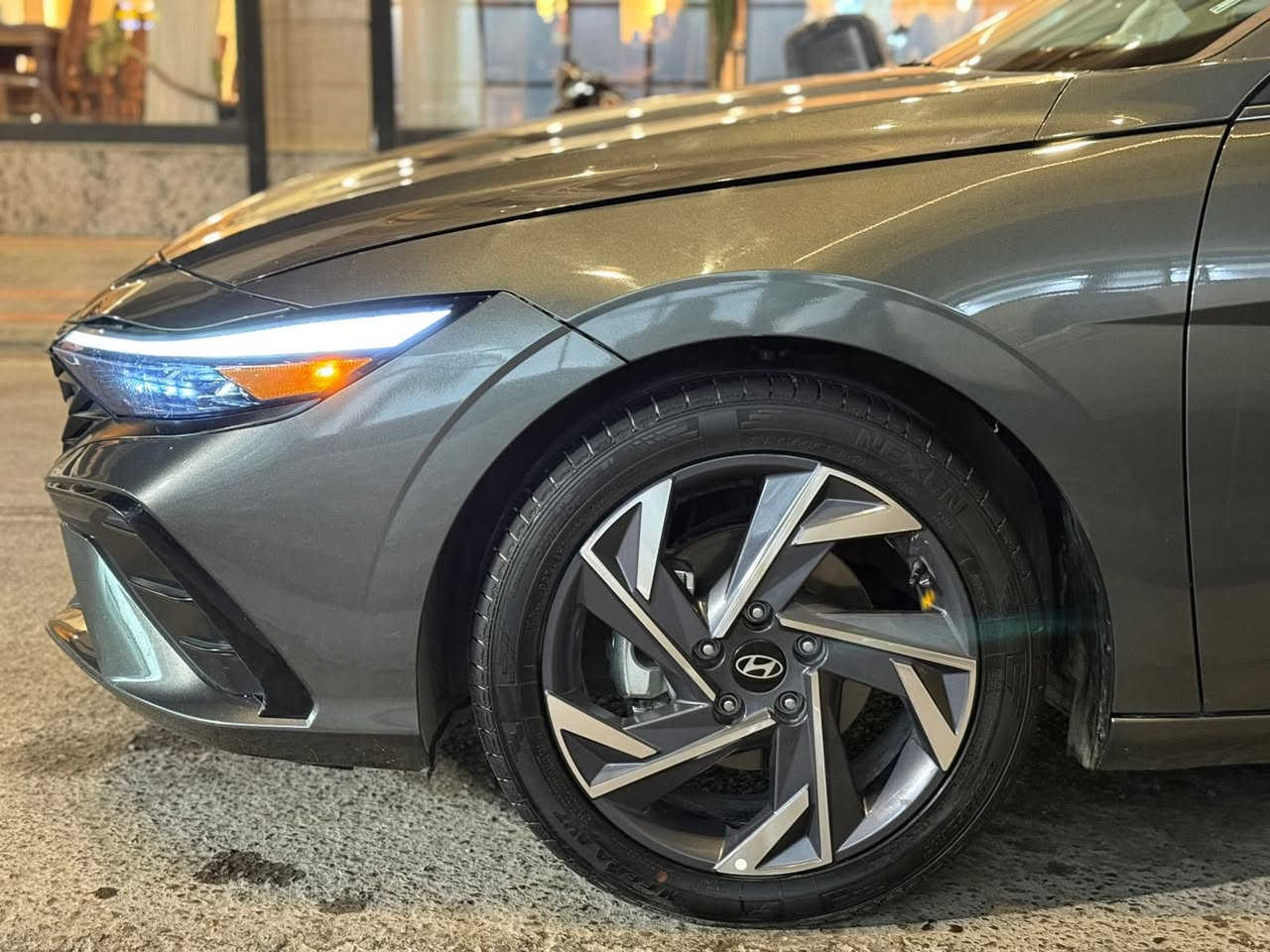 سلام عليكم
هيونداي النترا 2025 وارد امريكي 
بصمة
فتحة
لد امامي وخلفي
جلد
كراسي كهرباء
مكينة 4 سلندر 2000
تشغيل عن بعد
اوتو هولد 
سايد بريك دكمة
اشاير بلمري
كير اوتو + عادي
تبريد بيانو
شاشه ديجتال كاملة
mode drive 
مانع انزلاق 
مانع انحدار
شاحن وايرلس 
جام اوتو 
تبريد قطعتين 
سماعات Bose
ماوس باحث
تحكم ستيرن جهتين
كراسي تدفئة
السيارة جديدة جدا ومكفولة من الصبغ بيهة تبديل جنطة وبارد بل جاملغ الخلفي الايمن وتبديل البنيد قطع اصليه 
رقمي ‭٠٧٧١ ٧٤٣ ٩٤٤١‬ 
اخوان رجاء مكلف بلنشر رقم صاحب السياره بلمنشور
