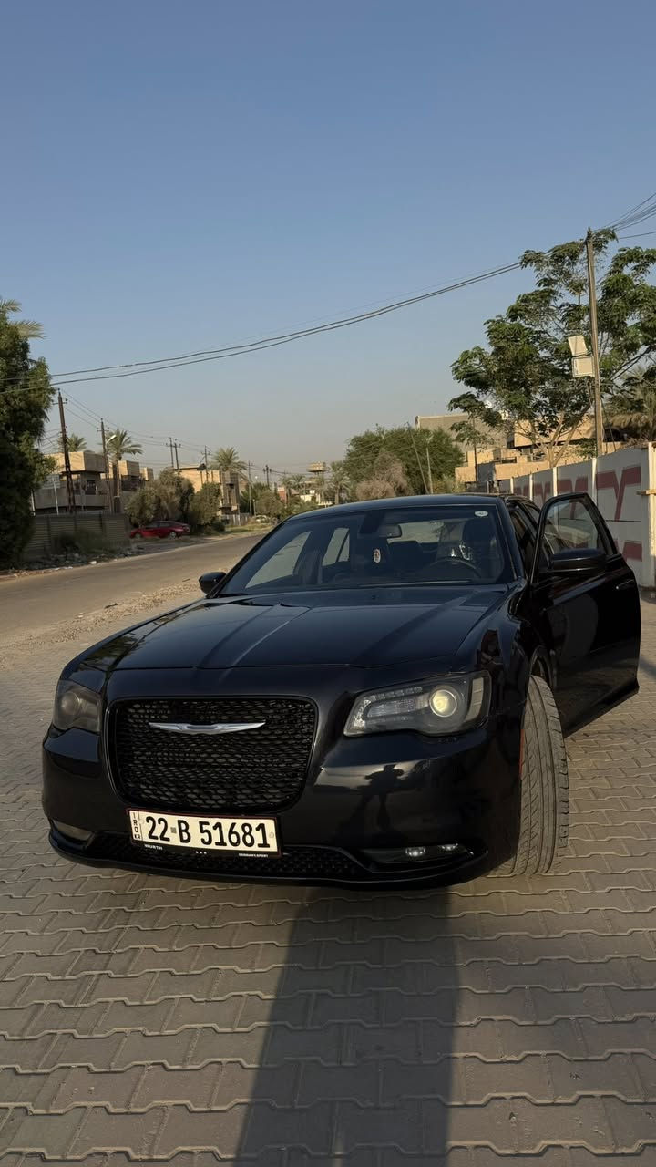 السلام عليكم كرايسلر 2018s وارد كندي الحادث جاملغ وبنيد ولجاملغ الخلفي كلير بدون ايرباك ماشيه 65مايل السياره نضيفه وحلوه مواصفات العاديه لون مميز سبع شذرات  السعر 220 وبيها مجال
***********
