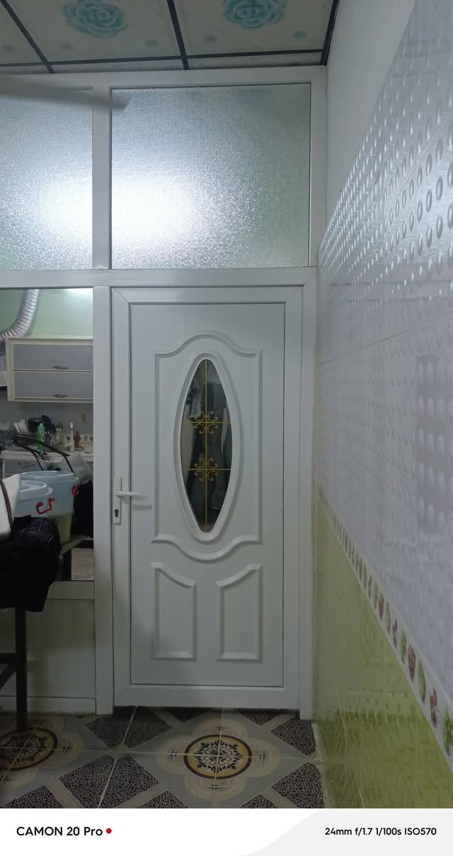 للبيع قاطع  مع باب قياس 3/3سعر 100الف


**إذا كنت صاحب هذا الإعلان وتريد حذفه لأي سبب، رجاءا أرسل رسالة إلى الدعم الفني**