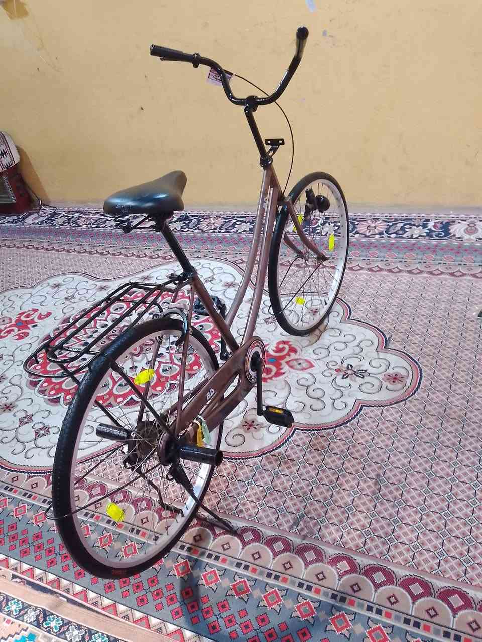 السلام عليكم بايسكل سياحي للبيع حجم 26 الموديل 2018 بايسكل نظيف ما بيه اي نقص مداكر كامله موجوده   االمكان البصره القبله *********** الاستفسار علا الواتساب السعر 110 وبي مجال للشراي
