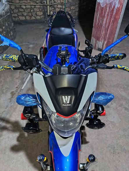 سلام عليكم ورحمة هاوجي موديل 23 مسجل بسمي صارله شهر ونص من شديته للبيع بعده ولاعبالك مستخدم كماليات ومرتب اي شي ماناقصه بس شغل وطلع السعر 19ونص مكاني زنكوره البجليب متواجد هنا وهذا رقمي *********** الله يخليكم الي مايشتري ومايفيده السعر لايجي يعامل وكسر حلال الناس
