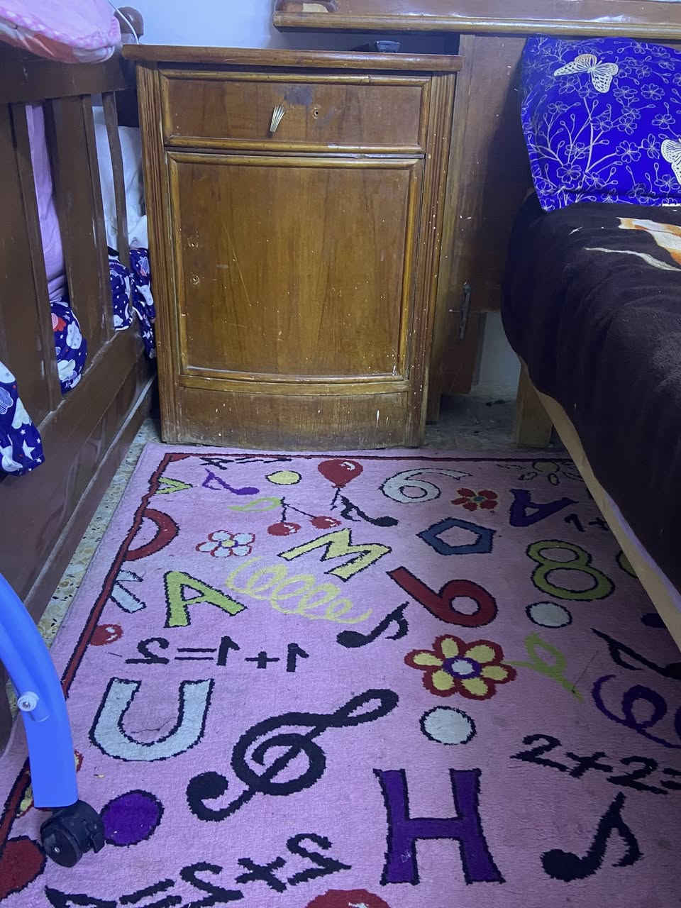 ‏غرفة للبيع مستعملة
‏العنوان الدورة بغداد  
‏رقم الهاتف 0782601759 ￼
‏سعرها 400￼
‏وبها مجال ￼￼


**إذا كنت صاحب هذا الإعلان وتريد حذفه لأي سبب، رجاءا أرسل رسالة إلى الدعم الفني**