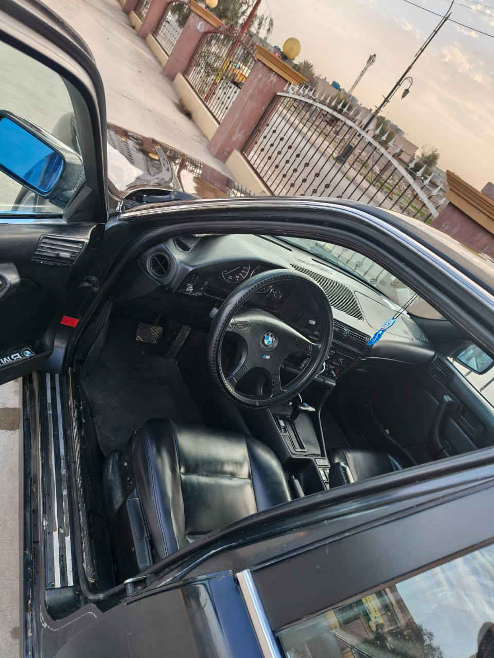 سلام عليكم مكلف بالنشر 

للبيع بي ام 525    1991
سياره نضيفه مصبوغه للجماليه  
كير اوتوماتيك محرك كبس
سياره هزه جديده 
محرك و كير واكسل بشرط تبريد ثلج ❄️ 
فول مواصفات سلايت  ايرباك كشن جلد 
بجم عريض 
السعر (64 بي مجال )
هذا رقم صاحب السياره  *********** كركوك, العراق
