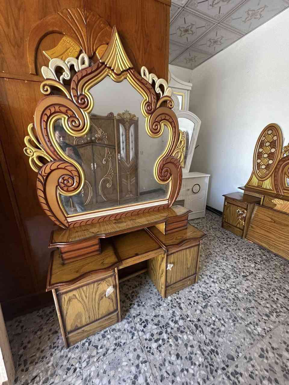 سعر ٤٠٠
غرفه مستخدمة 
6بيبان
واتساب ***********
معمل ومعرض علي الفهداوي

