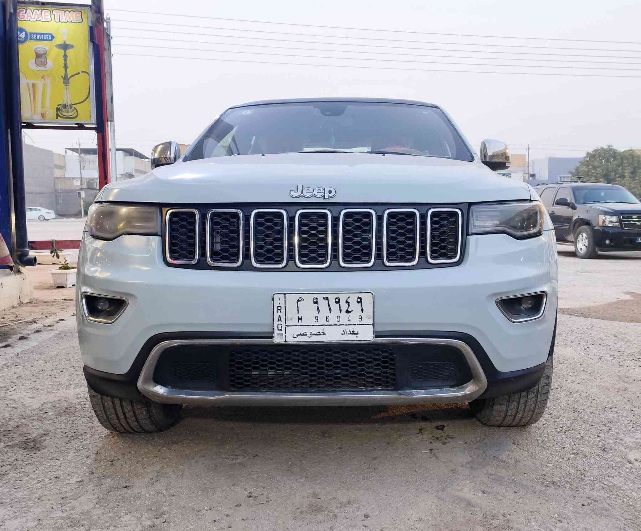 السلام عليكم ورحمة الله للبيع جيب شيروكي فول لمتت صبغ عام وسعر مناسب جدا ***********
